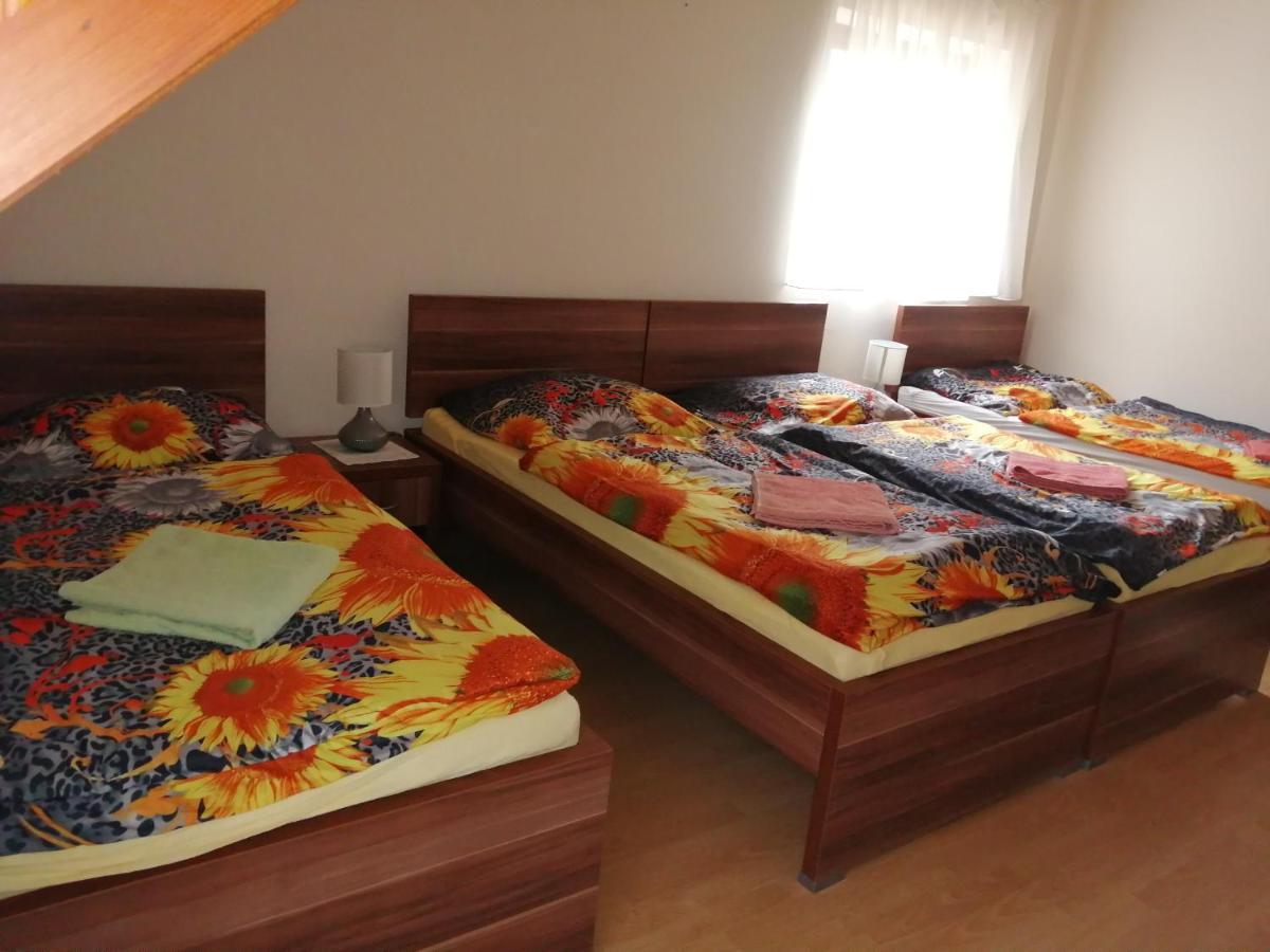 Ubytovanie Emily Dunajská Streda Esterno foto
