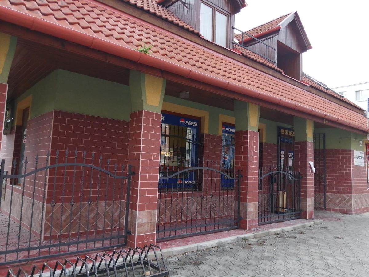 Ubytovanie Emily Dunajská Streda Esterno foto