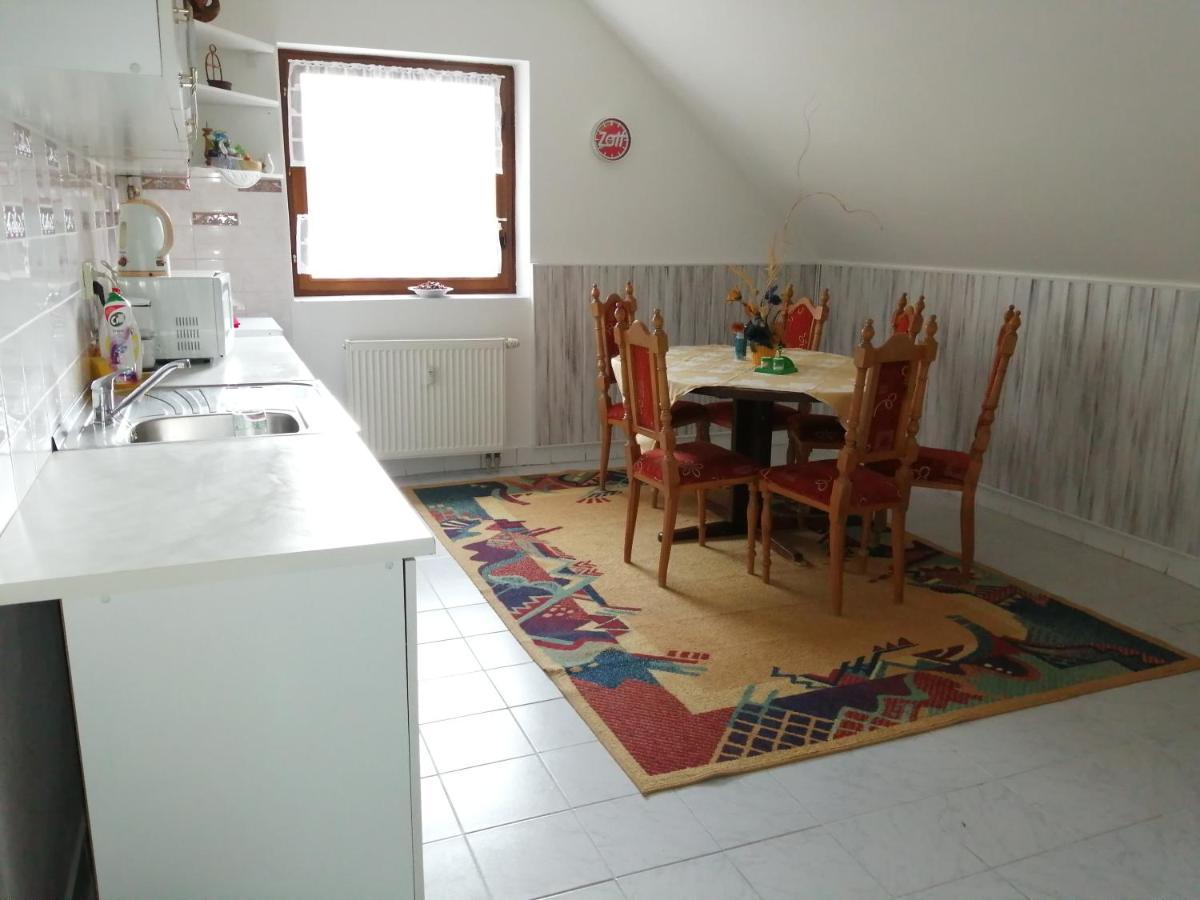 Ubytovanie Emily Dunajská Streda Esterno foto